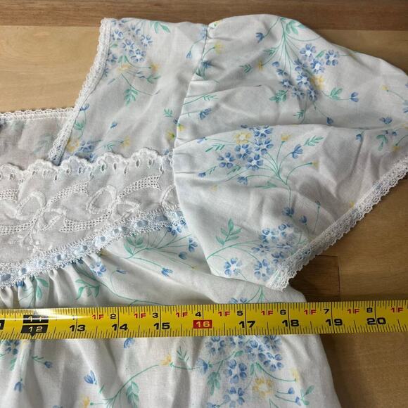 VTG Bed & Breakfast New York Women's Med Short Sleeve Sleep Gown Floral Lace - Picture 8 of 8